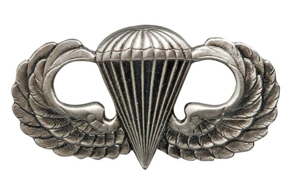parachutist badge